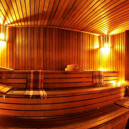 First Class ألانيا