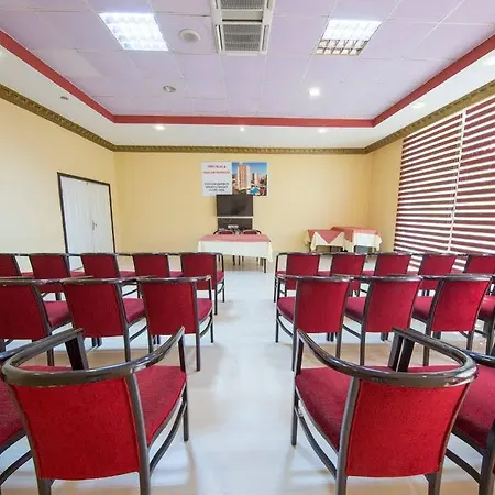 منتجع First Class